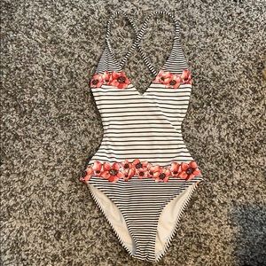 Vince Camuto one piece swimsuit